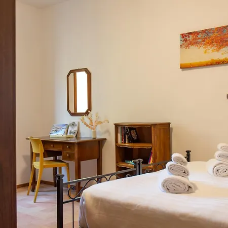 Hostly Il Pozzo Antico Etruscan Apartment