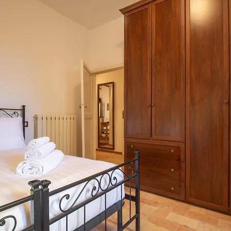 Apartment Hostly Il Pozzo Antico Etruscan Perugia