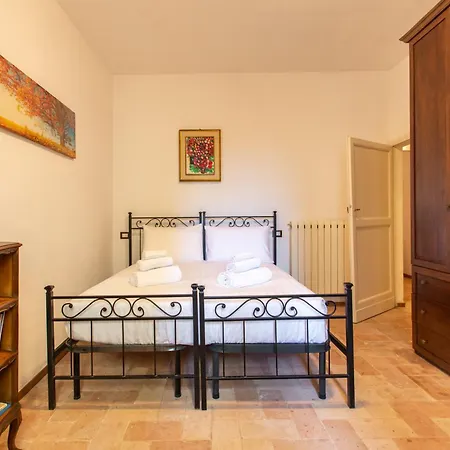 Hostly Il Pozzo Antico Etruscan Perugia